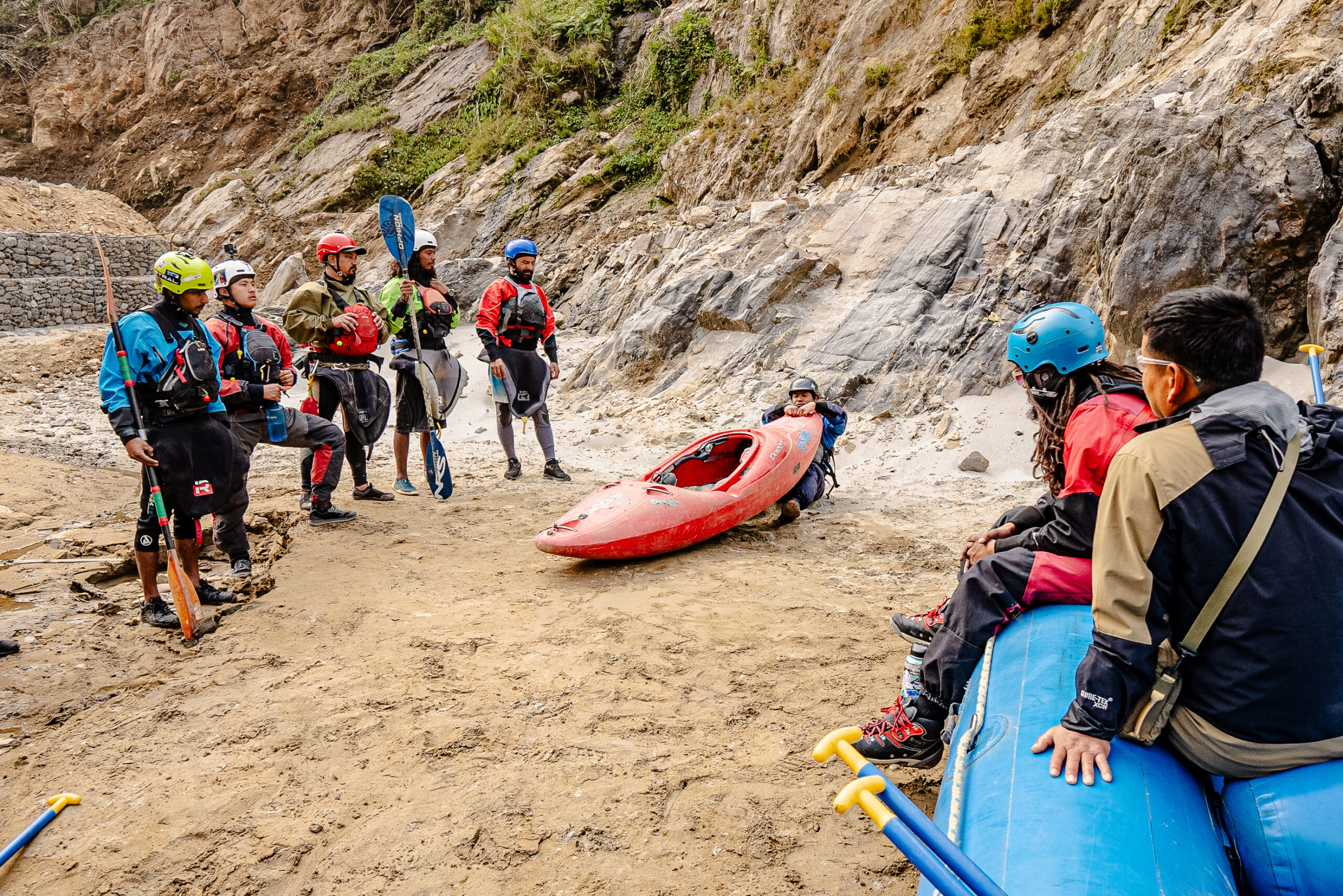IRF course in Nepal: safety kayaker training on Himalayan whitewater